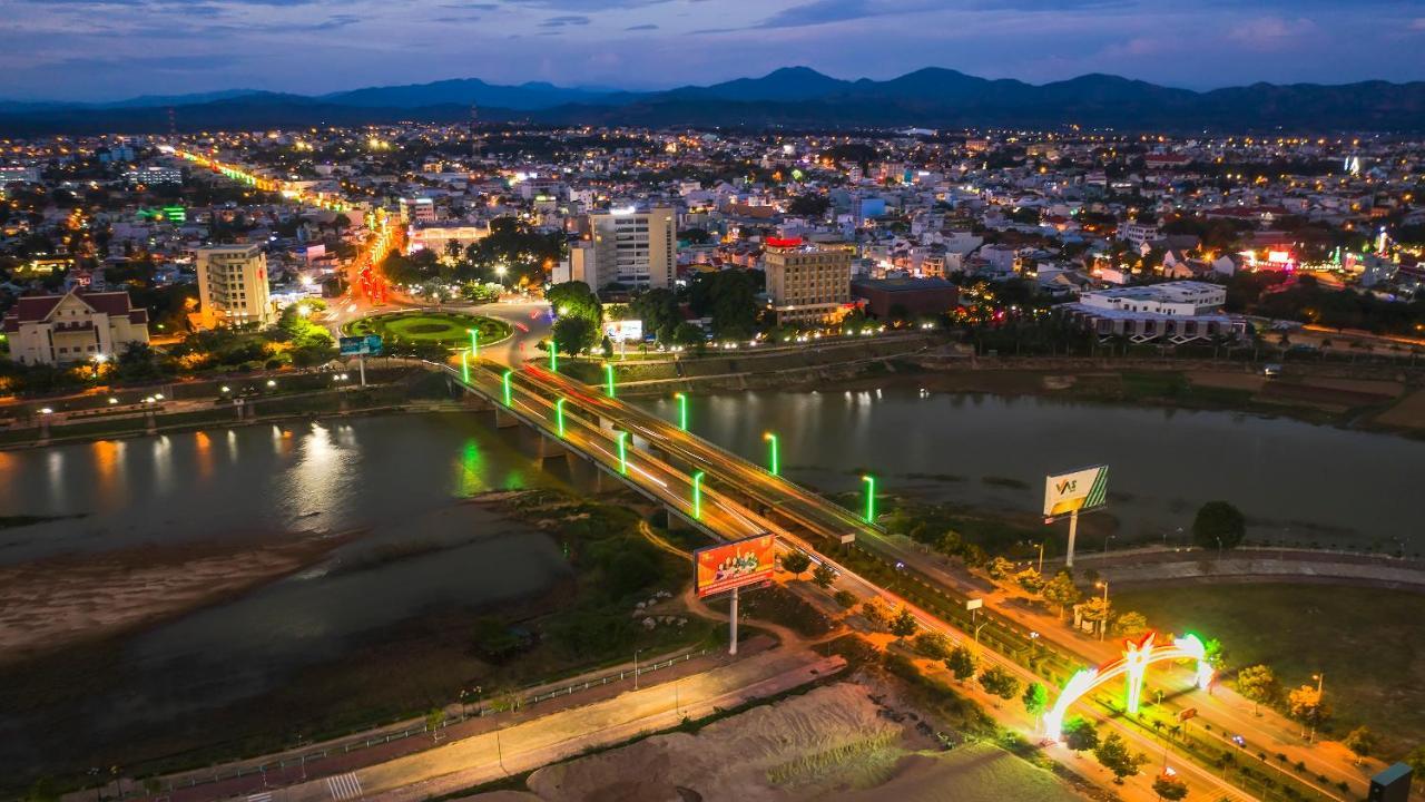 Hoang Thinh Hotel Tỉnh Kontum Екстериор снимка