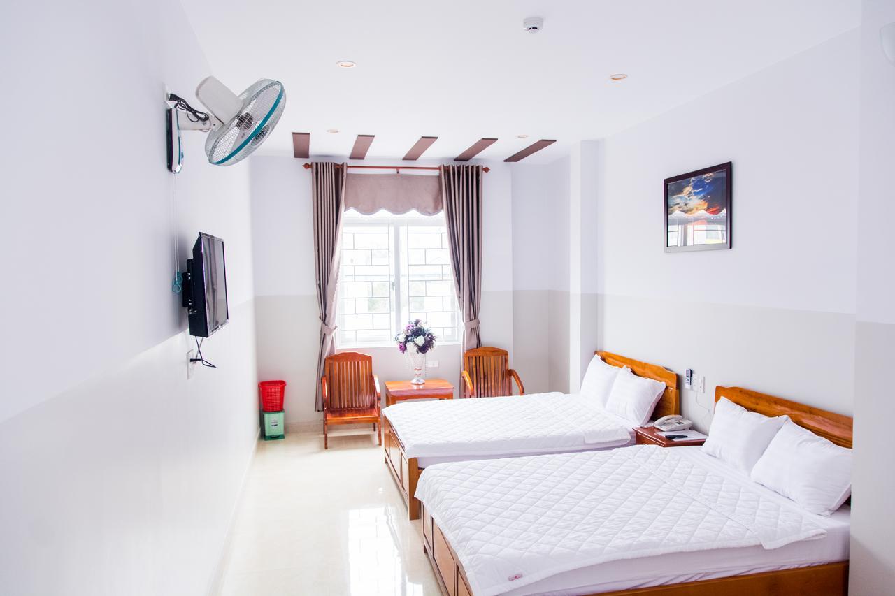 Hoang Thinh Hotel Tỉnh Kontum Екстериор снимка